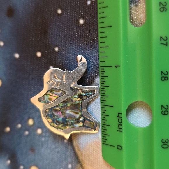 Sterling Elephant Brooch with Abalone Inlay - Picture 7 of 7